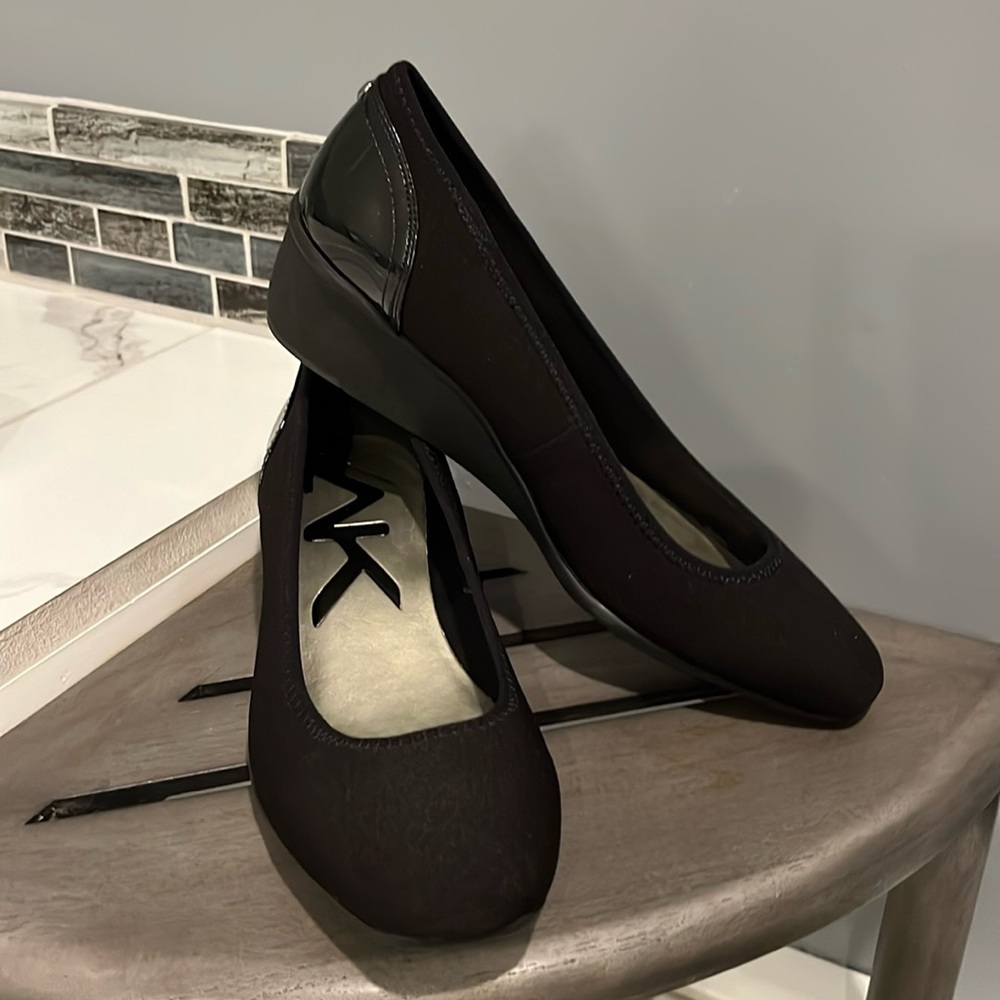 Anne Klein sport Akwisher, women’s dress shoe. Black, size 8.
